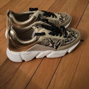 Yosi Samara Palmer Natural Snake Print Sneaker